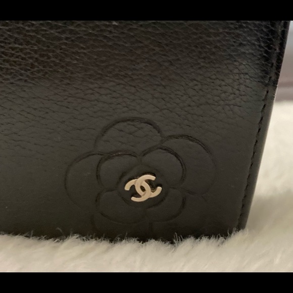 CHANEL Camellia CC Leather Checkbook / Wallet - Picture 9 of 12